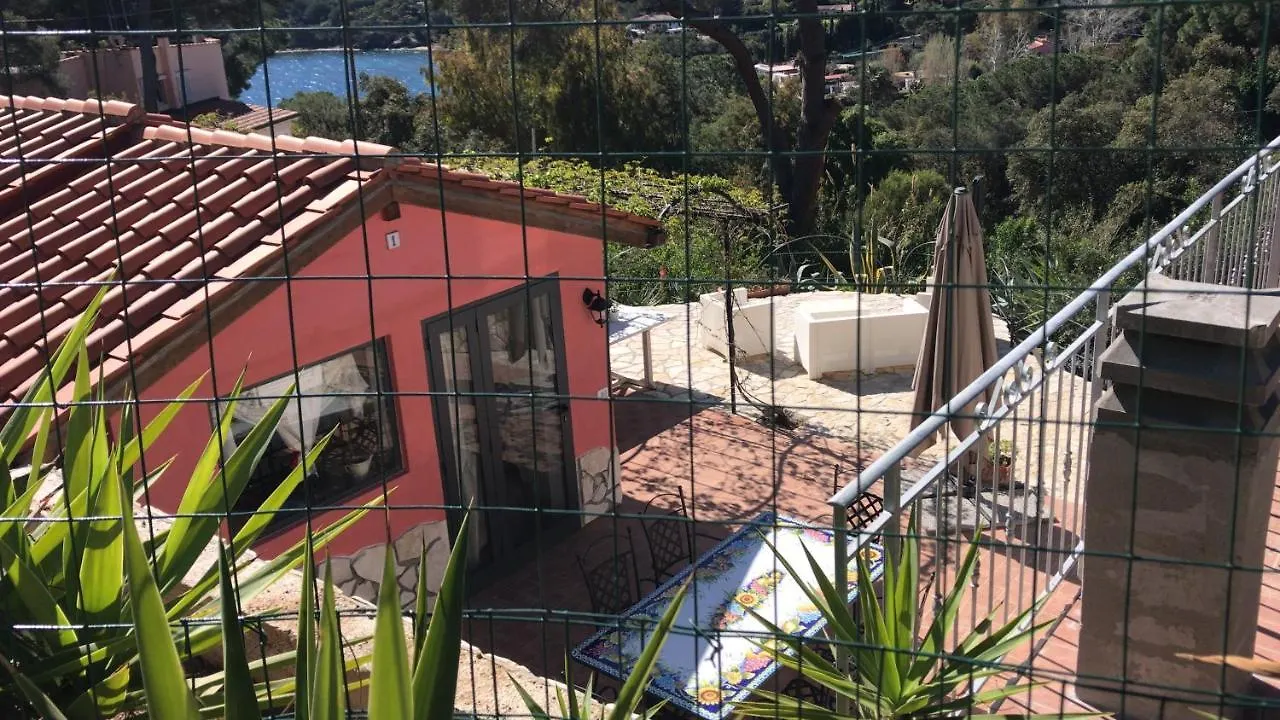 Suosogno sul mare 200metri dalla spiaggia Capoliveri  Capoliveri (Isola d'Elba)
